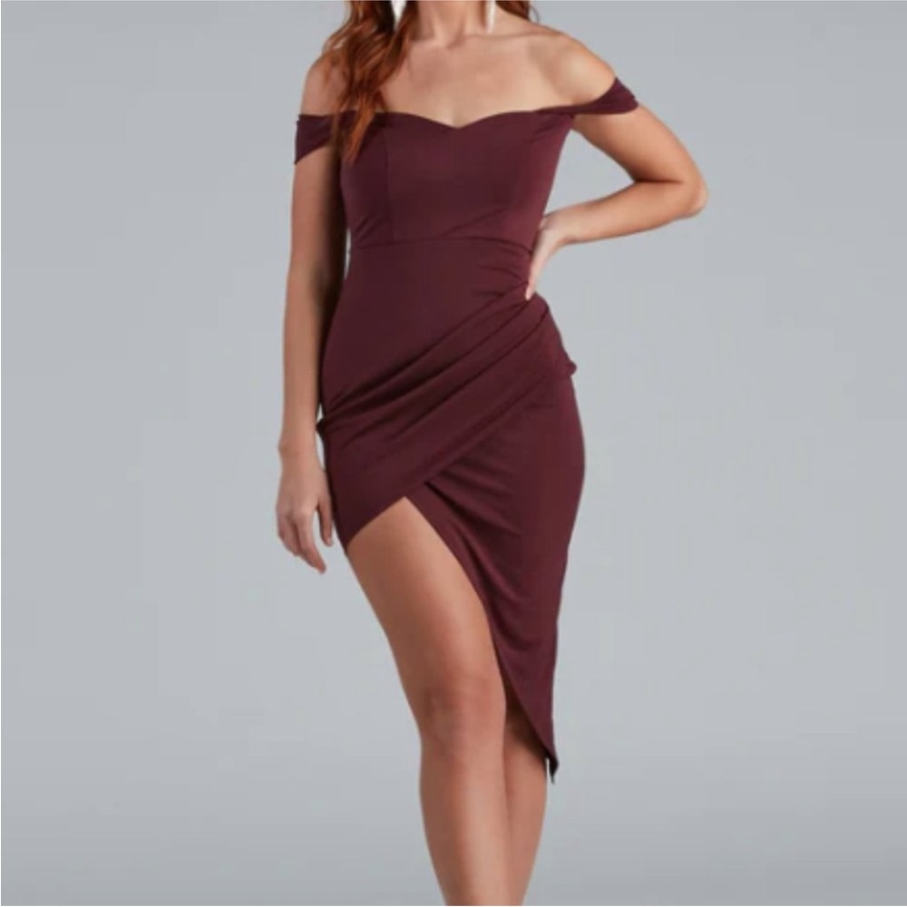 Windsor Burgundy Asymmetrical Bodycon Cocktail Dress